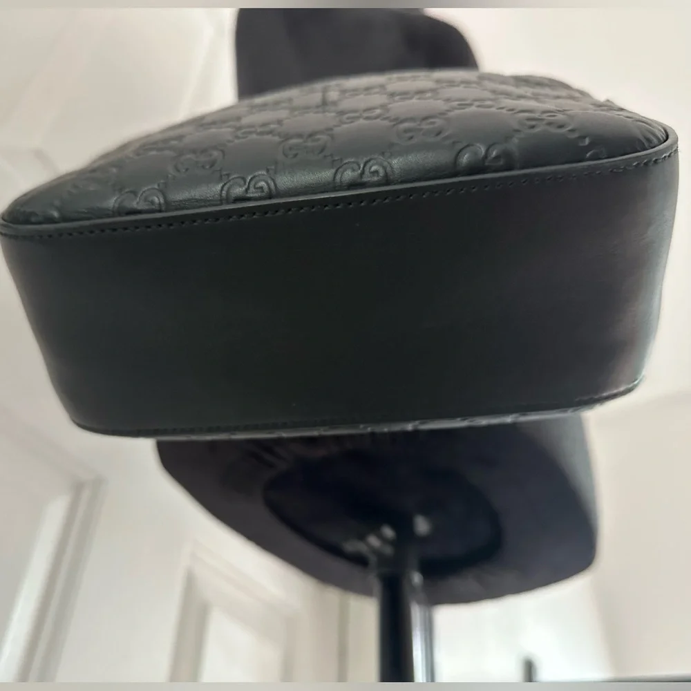 GUCCI Guccissima Small Signature Camera Bag - Picture 4 of 16